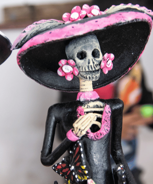 santa muerte estatua